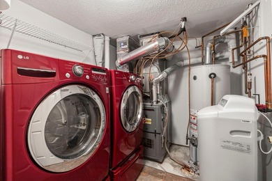Wonderful end unit in a neighborhood adjacent to Eagle Valley - photo 45