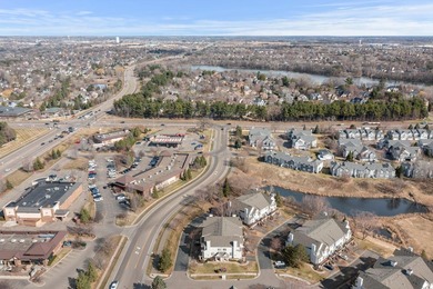 Wonderful end unit in a neighborhood adjacent to Eagle Valley - photo 48