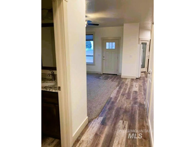 Discover a great investment opportunity in Bruneau, Idaho! This - photo 7