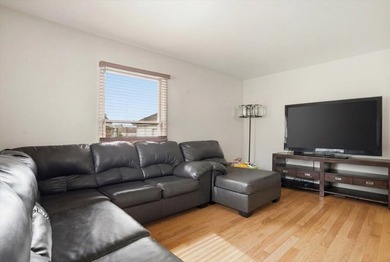 Immaculate in town ranch on a rare double lot. This beautifully - photo 4