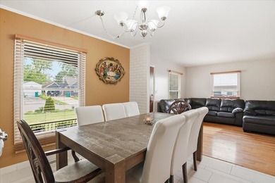 Immaculate in town ranch on a rare double lot. This beautifully - photo 7