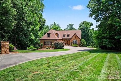 Fabulous SMART CONSTRUCTION home has it all--privacy, desirable - photo 1