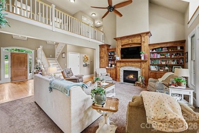Fabulous SMART CONSTRUCTION home has it all--privacy, desirable - photo 6