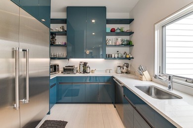 This beautifully crafted, extraordinary private and quiet Modern - photo 11