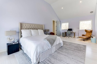 This beautifully crafted, extraordinary private and quiet Modern - photo 15