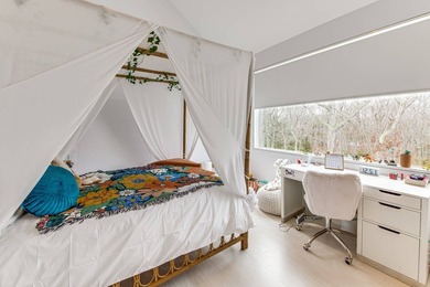 This beautifully crafted, extraordinary private and quiet Modern - photo 17