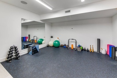 This beautifully crafted, extraordinary private and quiet Modern - photo 19