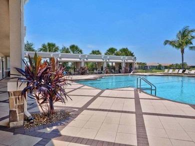 Lakefront pool home featuring 3 bedrooms + den, and 3 full baths - photo 44