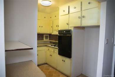 Welcome to Unit #7B at 1530 E. 8th Street - a freshly updated - photo 7