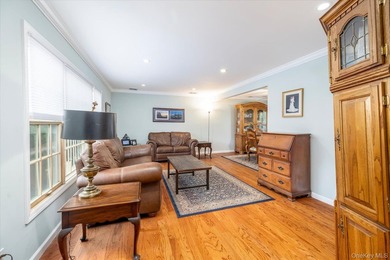 Welcome to this beautifully updated Side Hall Colonial in the - photo 9