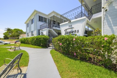 Lake Condo For Sale in Lake Worth, Florida
