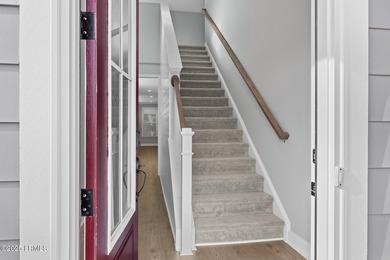 Discover this like-new, upgraded Hallmark home in Sun City - photo 2