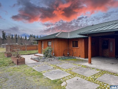 Mid-Century Rustic Charm Meets Modern Luxury! This beautifully - photo 3