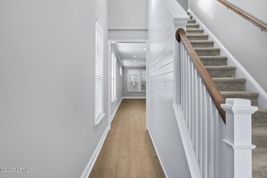 Discover this like-new, upgraded Hallmark home in Sun City - photo 4