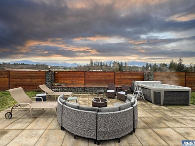 Mid-Century Rustic Charm Meets Modern Luxury! This beautifully - photo 5
