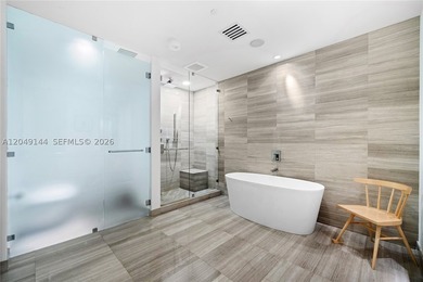 THIS IS A DREAM ! Magnificent Unit With Direct Ocean - photo 30