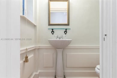 Exceptional opportunity to own a classic, Mediterranean-style - photo 31