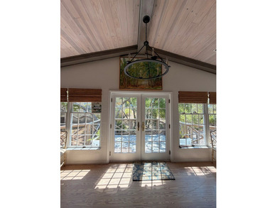 Tucked away at the end of a peaceful, quiet street, this - photo 49