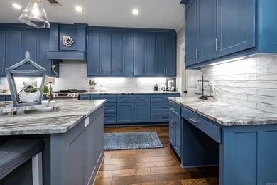 Beautiful custom home built by Alan Schrader in the desirable - photo 16