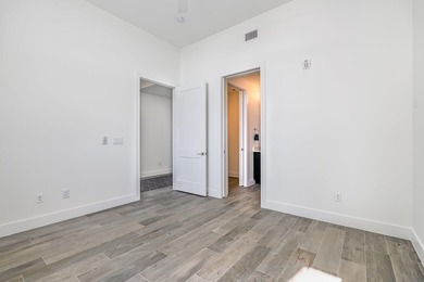 Seller motivated! Discover elevated ocean-to-river luxury- - photo 16