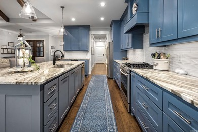 Beautiful custom home built by Alan Schrader in the desirable - photo 17