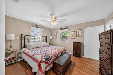 Lake Palestine Waterfront Retreat! Escape to the lake and enjoy - photo 19
