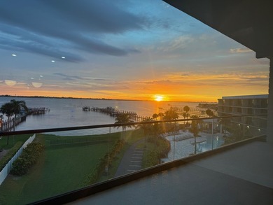 Seller motivated! Discover elevated ocean-to-river luxury- - photo 41