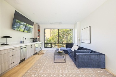 391 Manhattan Avenue A masterfully renovated South Harlem - photo 2