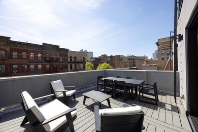 391 Manhattan Avenue A masterfully renovated South Harlem - photo 5