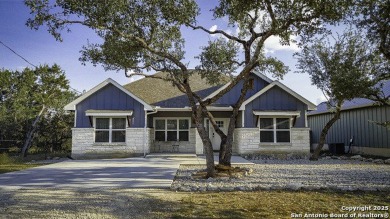 Lake Home For Sale in Canyon Lake, Texas