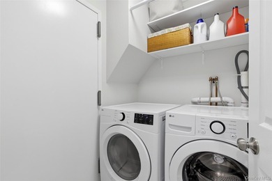 Welcome to 84 Erik Drive, a beautifully updated Devon end unit - photo 24