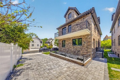 This exquisite corner-lot residence in prime Bayside features a - photo 44