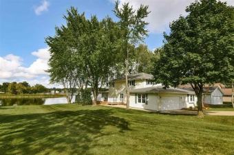 Candlewick Lake Home For Sale in Poplar Grove Illinois