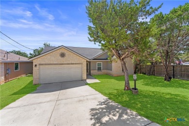 Lake Home For Sale in Canyon Lake, Texas