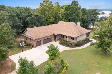 Lake Home For Sale in Hartwell, Georgia