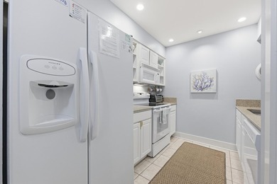 Charming 2-bedroom, 1.5-bath townhouse in Cassine Gardens - photo 3