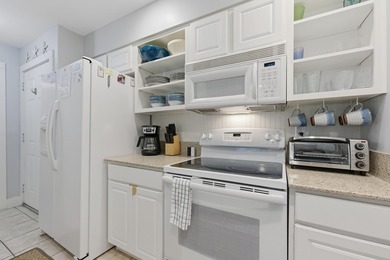 Charming 2-bedroom, 1.5-bath townhouse in Cassine Gardens - photo 6
