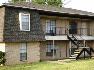 Benbrook Lake Townhome/Townhouse Active Under Contract in Benbrook Texas