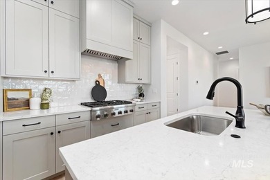 Welcome to The Alder at Valor, where modern design meets the - photo 14
