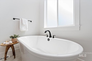 Welcome to The Alder at Valor, where modern design meets the - photo 24