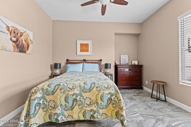 Welcome to refined desert living in the highly sought-after - photo 25