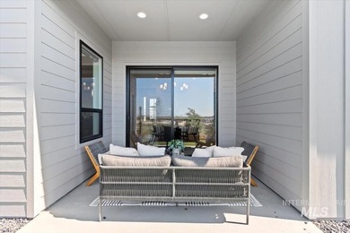 Welcome to The Alder at Valor, where modern design meets the - photo 36