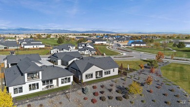 Welcome to The Alder at Valor, where modern design meets the - photo 40