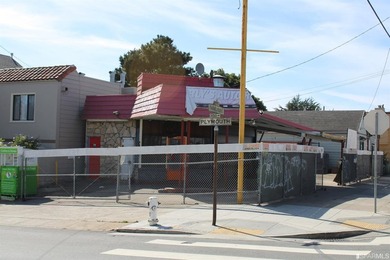 Commercial building on lot zoned RH2 with possibility of third - photo 1