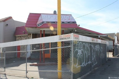 Commercial building on lot zoned RH2 with possibility of third - photo 2