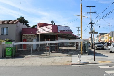 Commercial building on lot zoned RH2 with possibility of third - photo 3