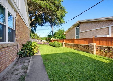 LOCATED in the heart of Portland! This beautifully maintained - photo 27