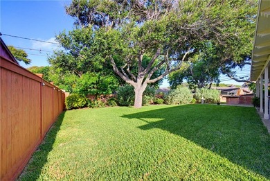 LOCATED in the heart of Portland! This beautifully maintained - photo 28