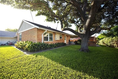 LOCATED in the heart of Portland! This beautifully maintained - photo 29