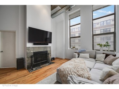 Discover this beautiful 2 BR/2 Bath split bedroom condo in River